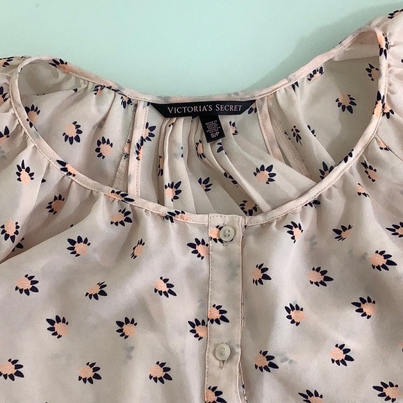 Victoria’s Secret front tie back splits lace trim floral blouse size Small EUC - Picture 13 of 14